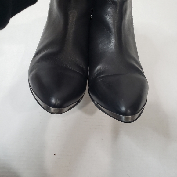 Seychelles Black Leather Pointed Toe Buckle Ankle Booties Size 6 - Picture 5 of 14